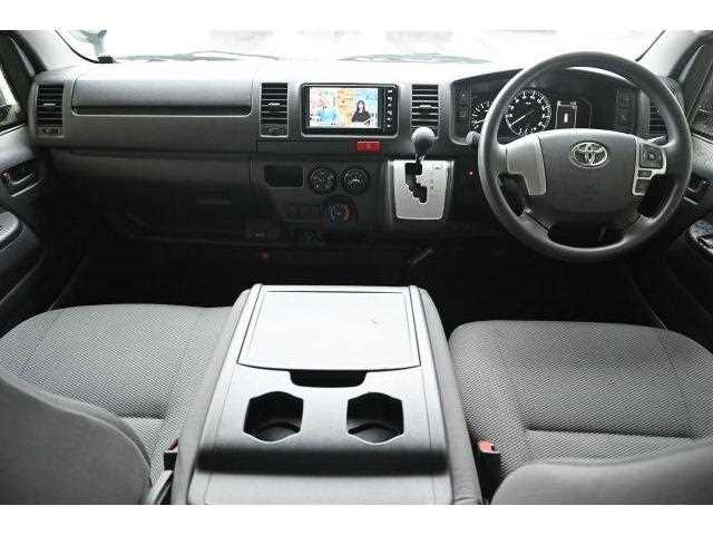 Toyota Hiace Van 2025 — миниатюра 4