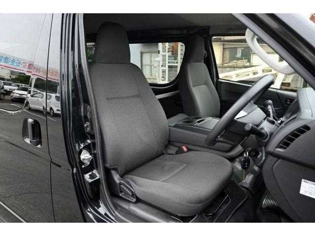 Toyota Hiace Van 2025 — миниатюра 7