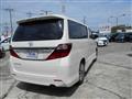 2013 Toyota Alphard G