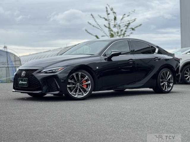 2021 Lexus IS