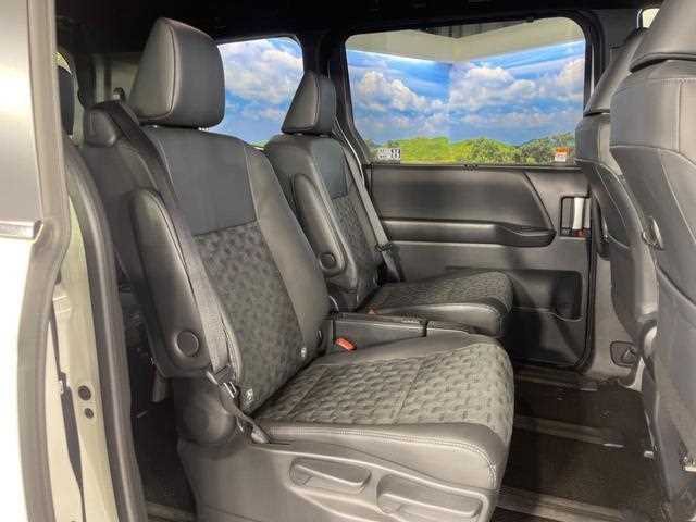 Toyota Voxy 2025 — миниатюра 10