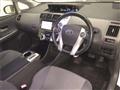 2013 Toyota PRIUS α