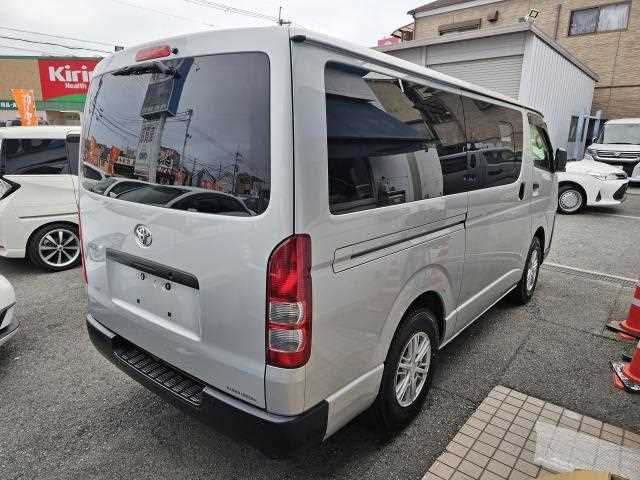 Toyota Hiace Van 2024 — миниатюра 4