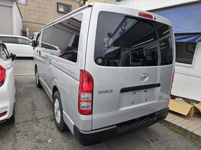 Toyota Hiace Van 2024 — миниатюра 5
