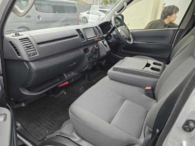 Toyota Hiace Van 2024 — миниатюра 7