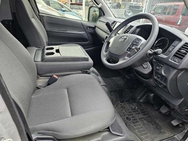Toyota Hiace Van 2024 — миниатюра 8