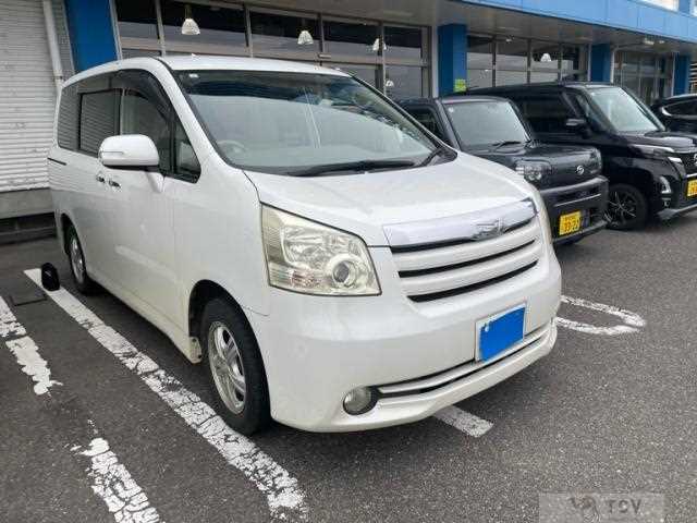 2009 Toyota Noah