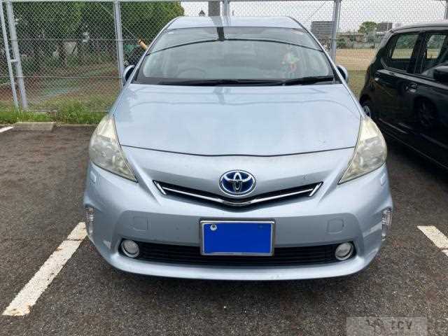 2013 Toyota PRIUS α