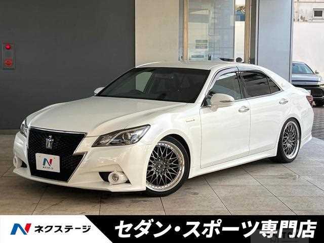 2015 Toyota Crown Hybrid