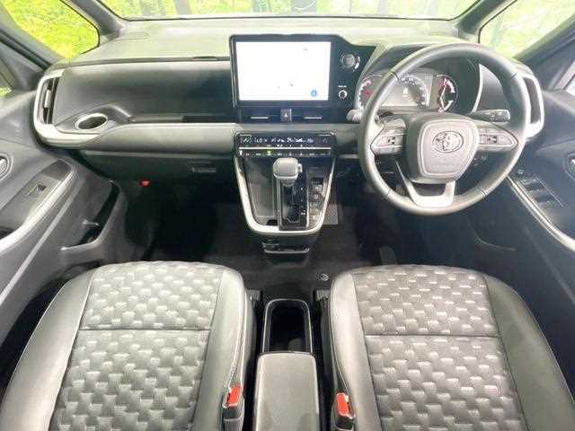 Toyota Voxy 2025 — миниатюра 3