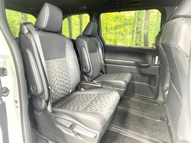Toyota Voxy 2025 — миниатюра 10