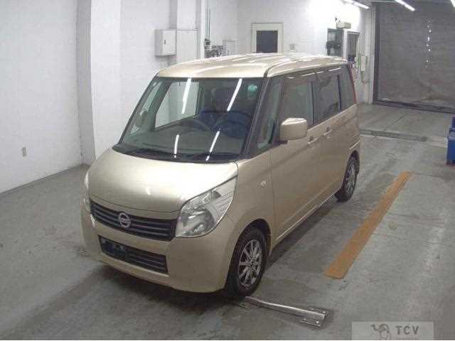2013 Nissan ROOX