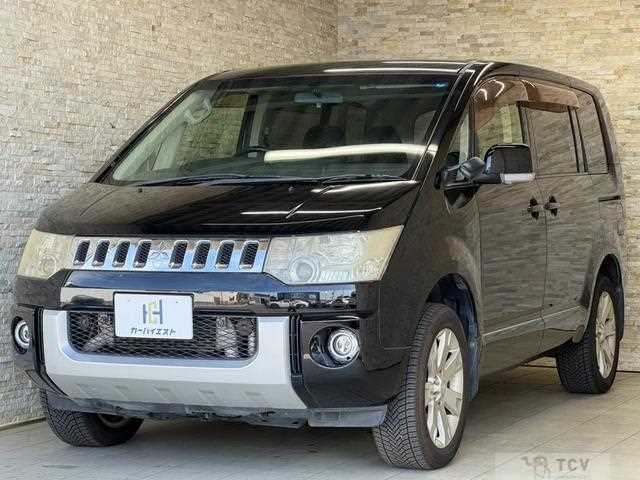 2013 Mitsubishi Delica D5