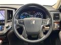 2013 Toyota Crown Hybrid
