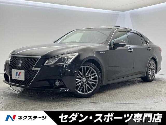 2013 Toyota Crown Hybrid
