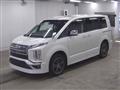 2019 Mitsubishi Delica D5