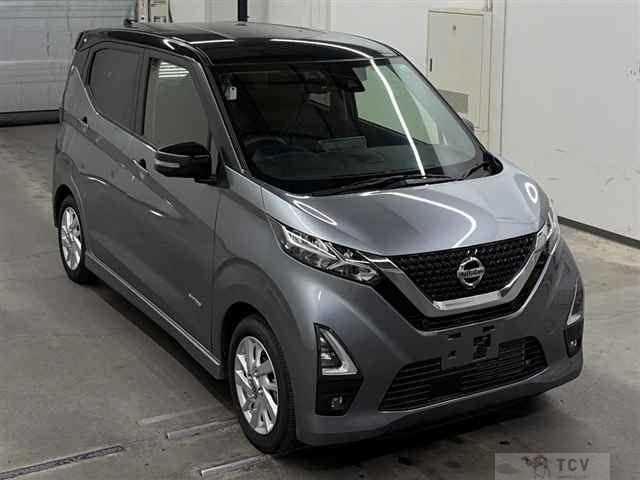 2022 Nissan Nissan Others