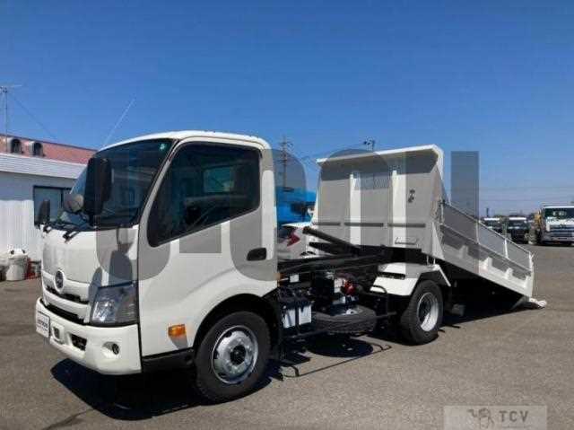 2025 Hino Dutro