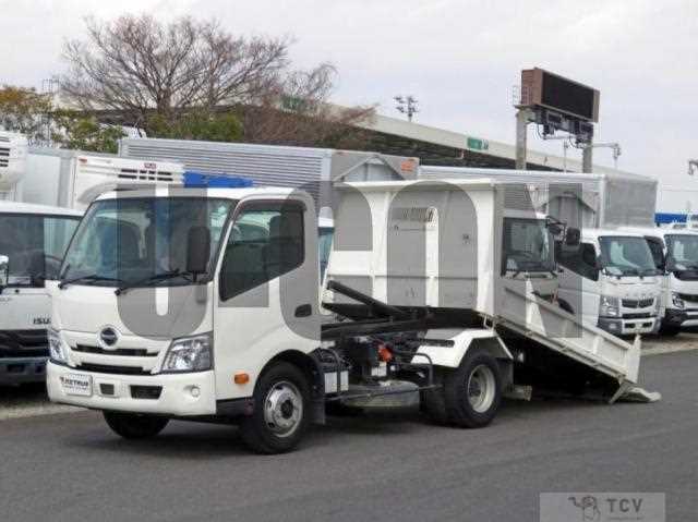 2022 Hino Dutro