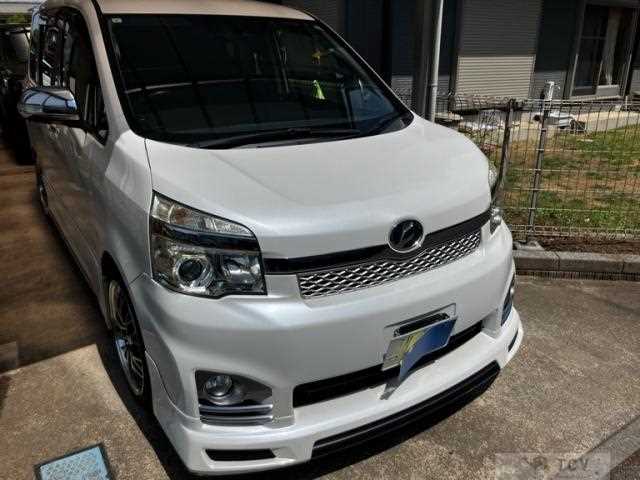 2013 Toyota Voxy