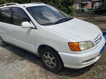 2000 Toyota Ipsum