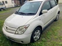2004 Toyota IST