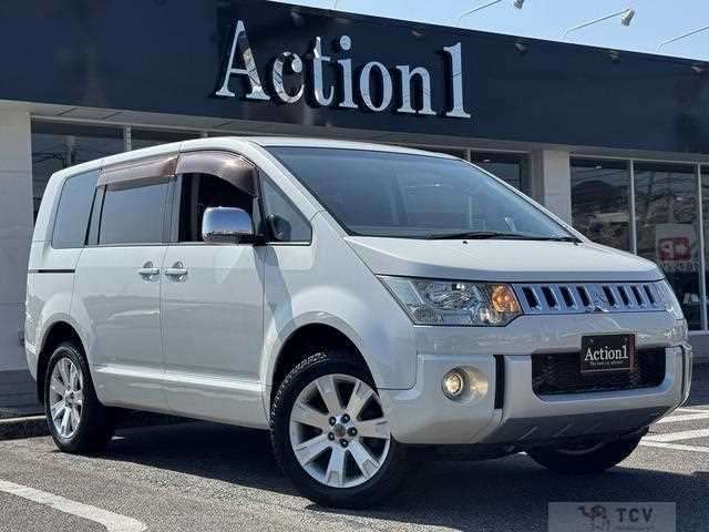 2013 Mitsubishi Delica D5