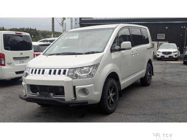 2019 Mitsubishi Delica D5