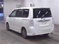 2013 Toyota Voxy