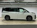 2022 Toyota Voxy