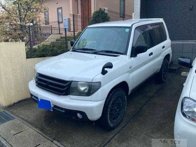 2005 Mitsubishi Pajero iO