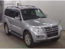 2015 Mitsubishi Pajero