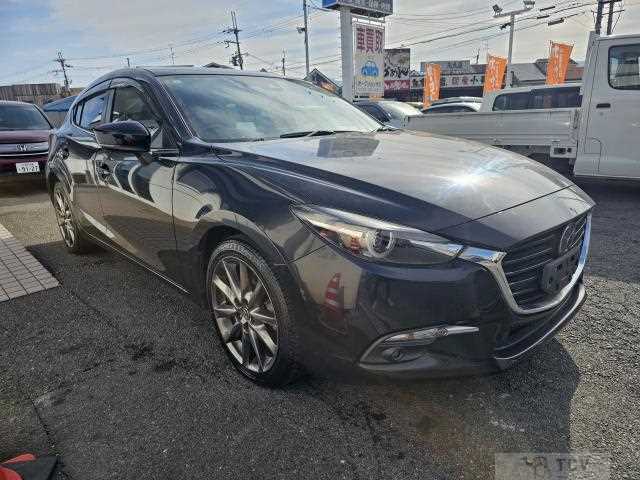 2017 Mazda Axela