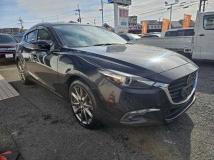 2017 Mazda Axela