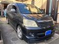 2004 Toyota Noah