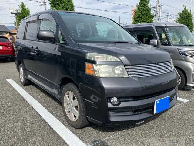 2005 Toyota Voxy