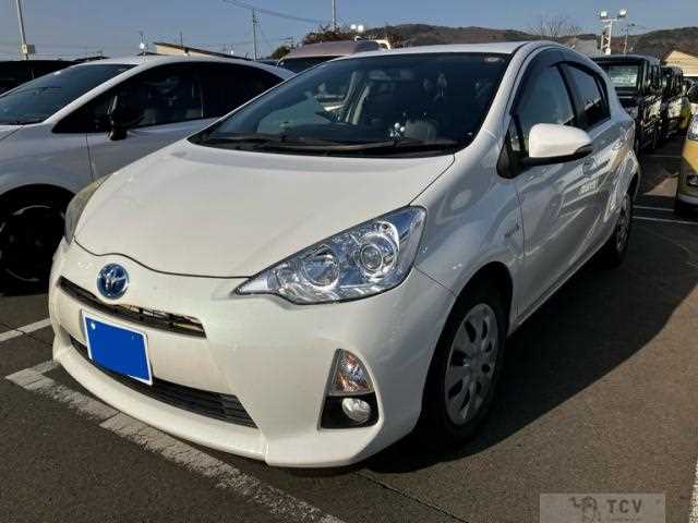 2013 Toyota AQUA