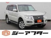 2015 Mitsubishi Pajero