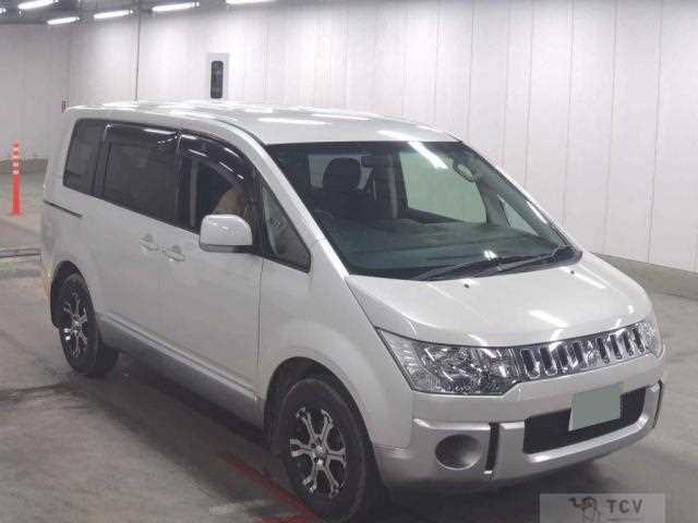 2017 Mitsubishi Delica D5