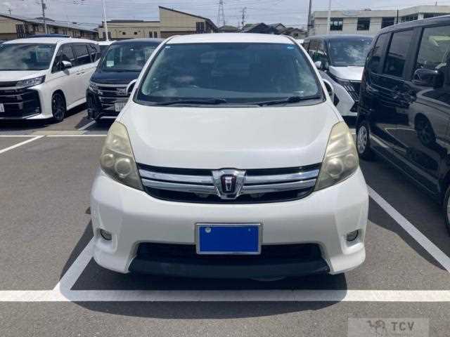 2013 Toyota Isis