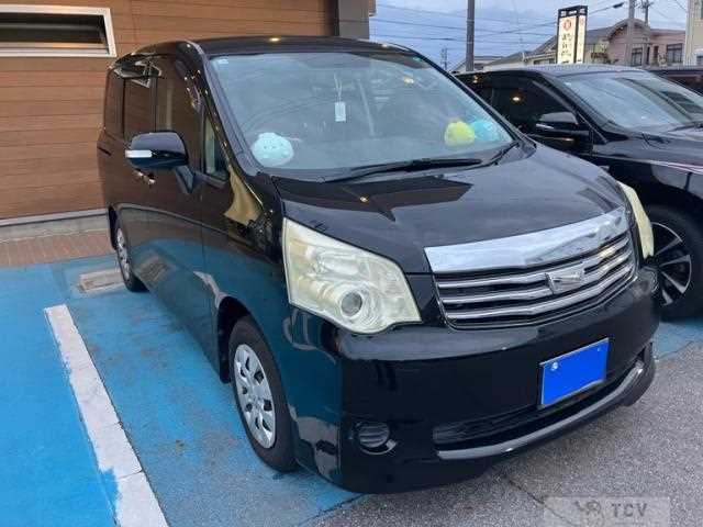 2013 Toyota Noah