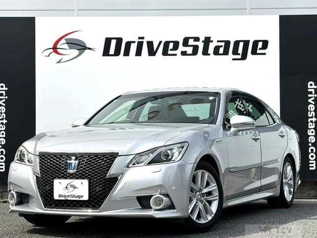 2013 Toyota Crown Hybrid