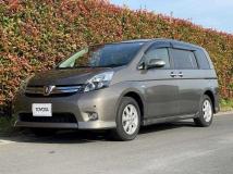 2013 Toyota Isis