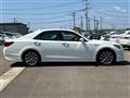 2015 Toyota Crown Hybrid
