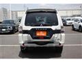 2018 Mitsubishi Pajero