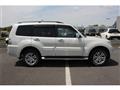 2018 Mitsubishi Pajero