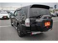 2017 Mitsubishi Pajero