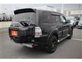 2017 Mitsubishi Pajero