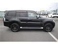 2017 Mitsubishi Pajero
