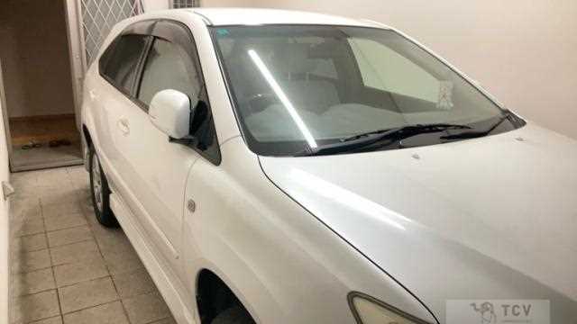 2004 Toyota Harrier